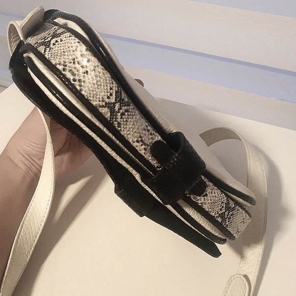 Volcom little purse - Picture 3 of 4